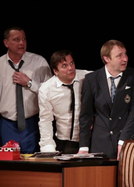 Спектакль «Трое на качелях»